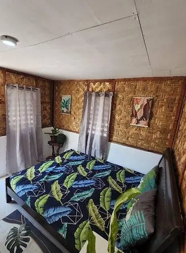 Nipaville Camphouse * Moalboal