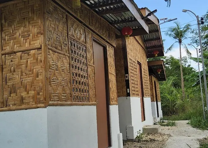Nipaville Camphouse Hostel Moalboal
