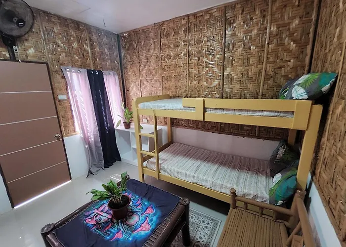Hostel Nipaville Camphouse *