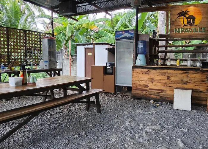 Hostel Nipaville Camphouse *